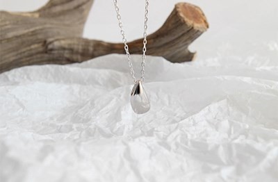 ネックレス シルバー925 水滴 雫 韓国 シンプル 水 ドロップ ペンダント レディース チェーン チョーカー 首輪 kpop S-N577 #C129-7拍卖