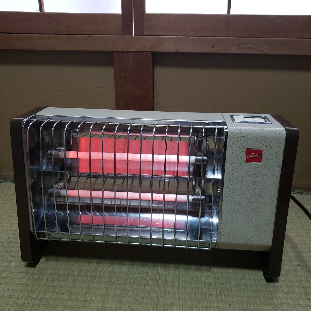 【直接取引可】【動作確認済】 TOSHIBA 東芝 電気ストーブ SR-670A 600W 電気ヒーター アンティーク 昭和レトロ 家電 コード難あり拍卖