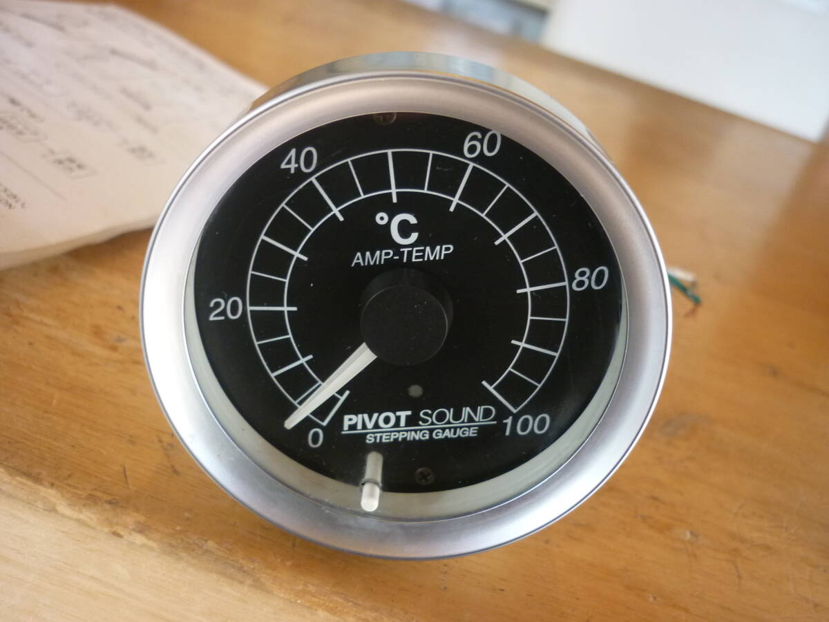 安心の消毒済 PIVOT ピボット 電子式 アンプ温度計 CAX-AT レア商品 音響系 60パイ イルミOK 送料600円もOK拍卖