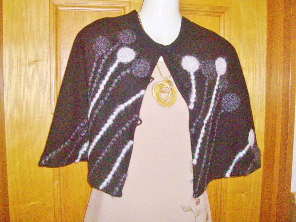 3万★肉厚刺繍凹凸豪華★黒 羽織 ケープ★コートの上にも★シビラ 拍卖