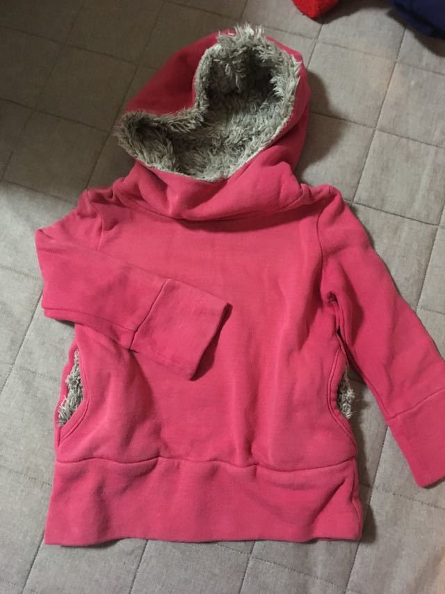 キッズ110★もこもこフード付トレーナー拍卖