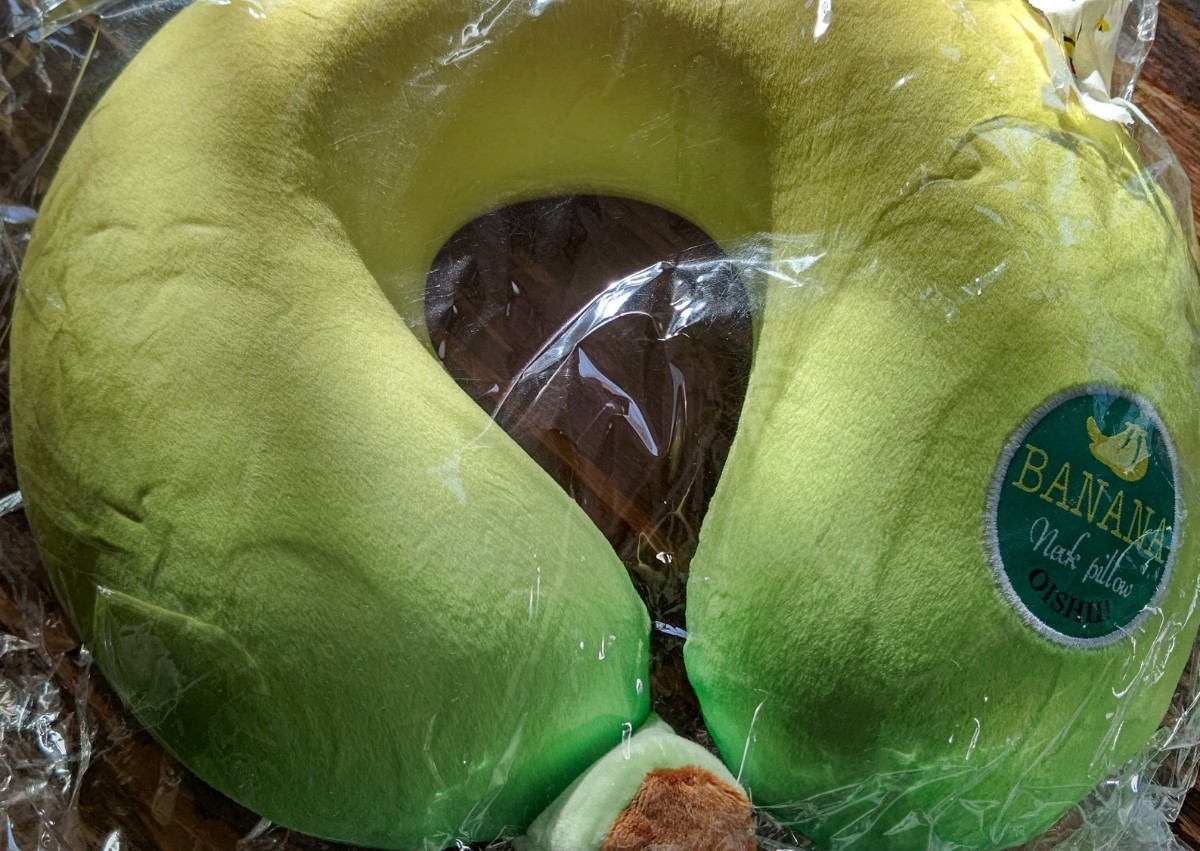 【新品】バナナ柄ネックピロー拍卖