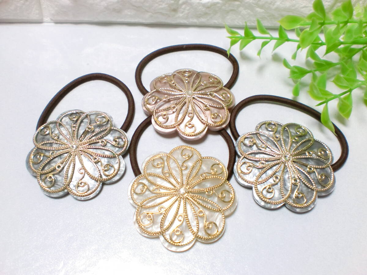 4個♪■大きめ♪透かしゴールドのお花型ゴム♪■53mm■ガラス石付き♪拍卖