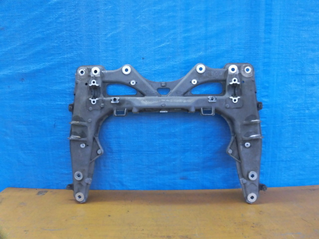 AG99 ポルシェ 991 エンジンメンバー 99134108F拍卖