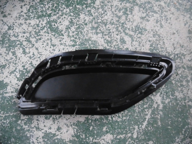 AG143 アウディ Q5 80A リアバンパー ブラケット 左 80A807319拍卖