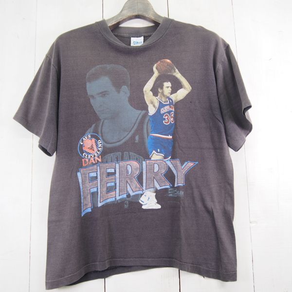 90s USA製 SALEM SPORTSWEAR NBA クリーブランド・キャバリアーズ DAN FERRY プリント S/S Tシャツ(M)ブラック拍卖