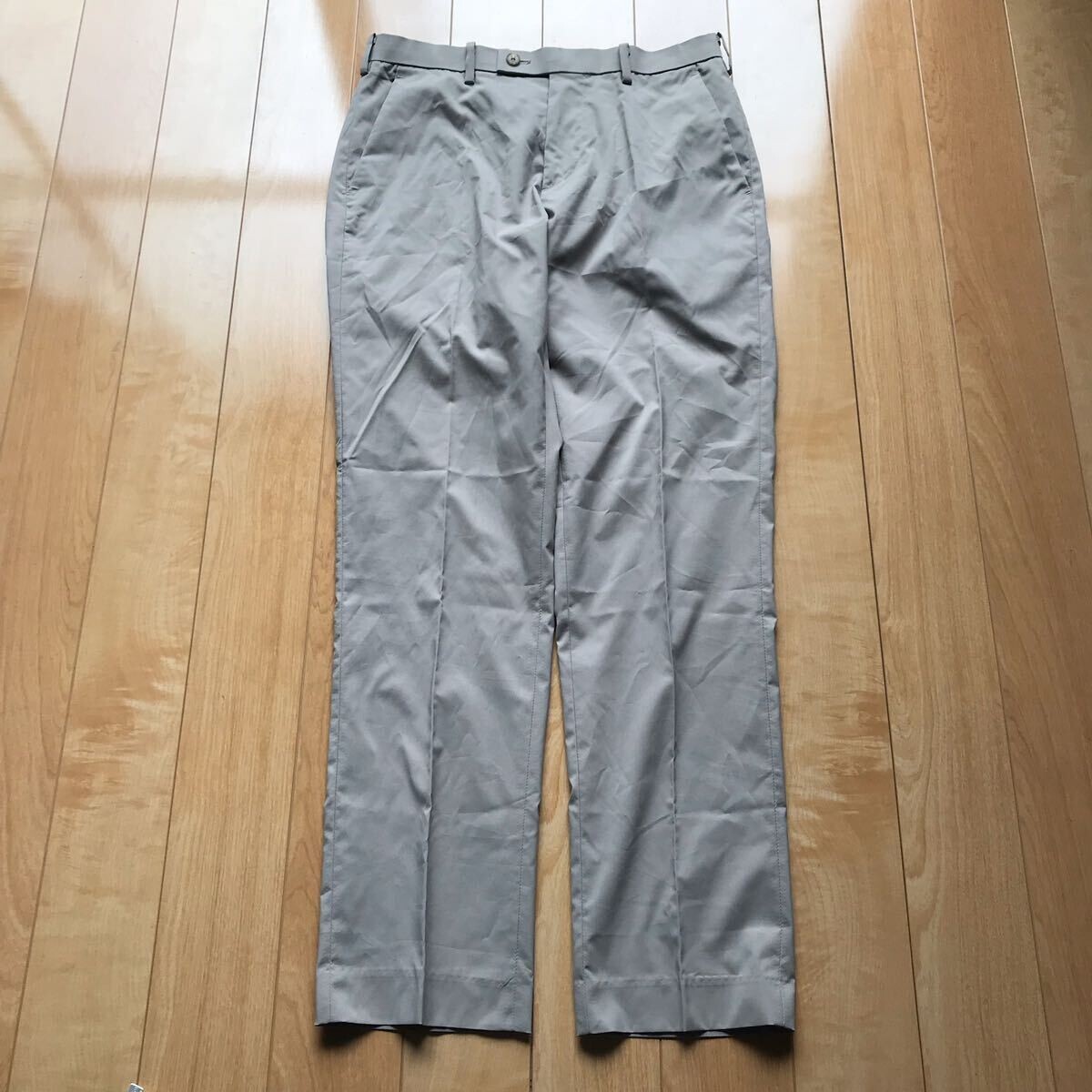 ユニクロ 感動パンツ 定価3990円+税 165-1-6 メンズ ウエスト76cm ベージュ拍卖