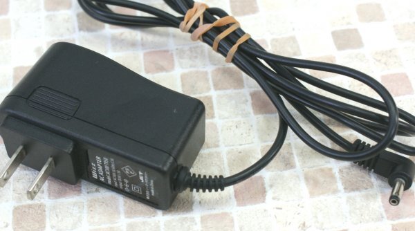 ★Wizz ポータブルDVDプレーヤー CPDP-T950用用ACアダプター AC100-T950 DC9V 1.5A 動作OK 拍卖