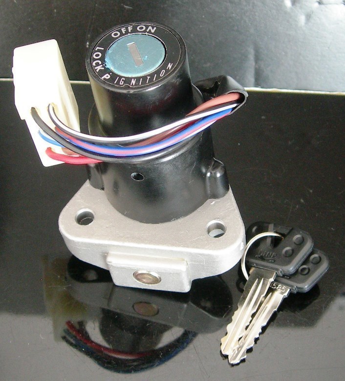 ★☆ヤマハRZ250 350 メインスイッチ キー セット★RZ125 RD125LC RD250LC RD350LC リプロ品☆★4L0-82508-30拍卖