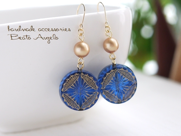 ◇◇+angelo+ドイツビーズ コインとスワロフスキーパールのピアス(p-001)ネイビー G シンプル ゴールド 大人 ブルー拍卖