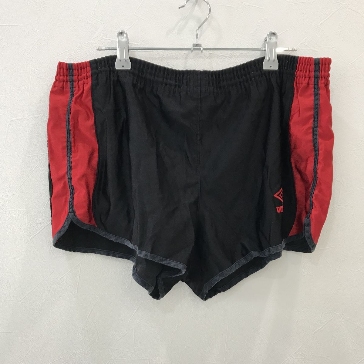 EI1761 ビンテージ アンブロ ハーパン 刺繍ロゴ レッド×ブラック ウエスト伸びあり拍卖