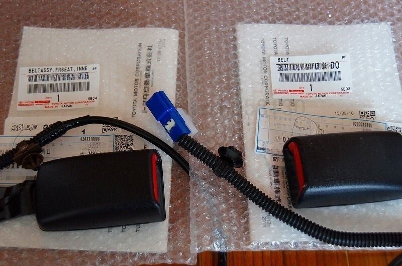 トヨタ純正 200系 ハイエース バン KDH2##,TRH2## フロントシート インナベルト ASSY 左右セット TOYOTA拍卖