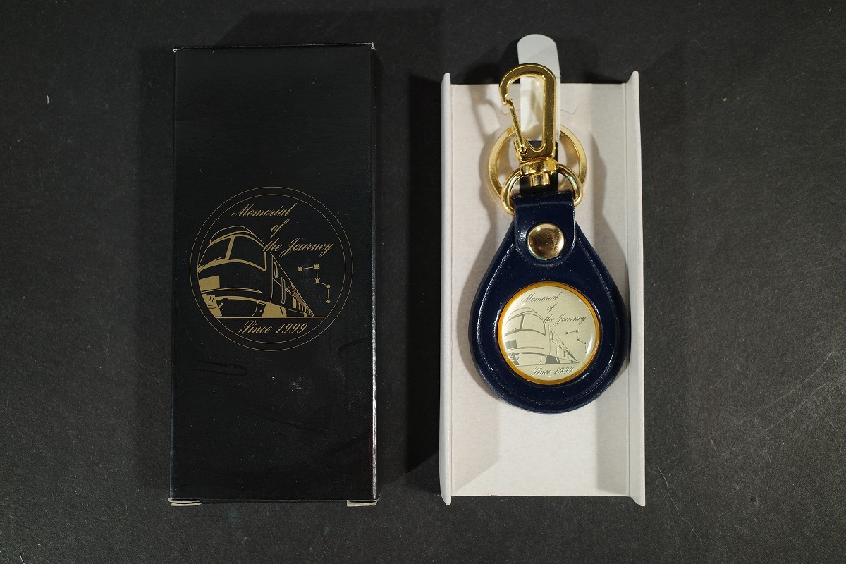未使用 JR東日本 寝台特急 カシオペア Memorial of the journey Since 1999 キーホルダー キーリング 本革 ゴールド ネイビー拍卖
