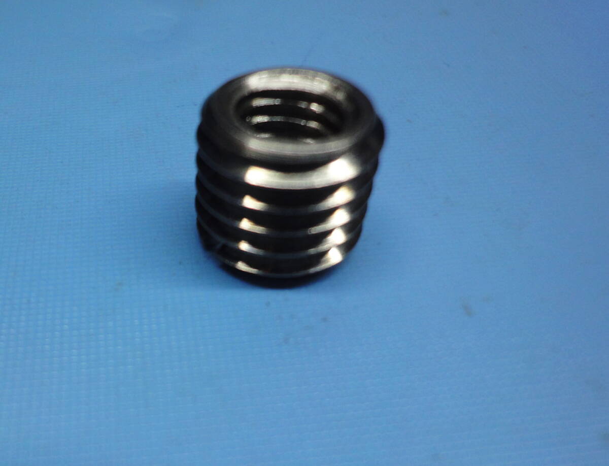 ネジ径変換アダプター M8X1.25ネジをM12XⅠ,75 オネジに変換するステンレス製アダプターになります。拍卖