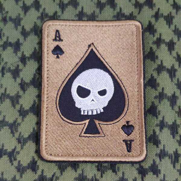 トランプ A ドクロ 濃いTAN 刺繍パッチ ワッペン ベルクロ サバゲー ワッペン ベルクロ サバゲー 拍卖