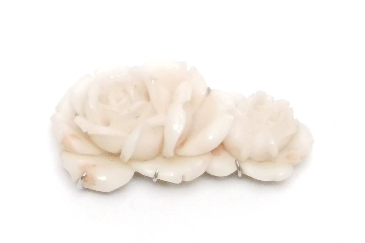 【古美道】帯留 本珊瑚 白珊瑚 薔薇彫刻 アンティーク帯留 和装小物 79011340拍卖