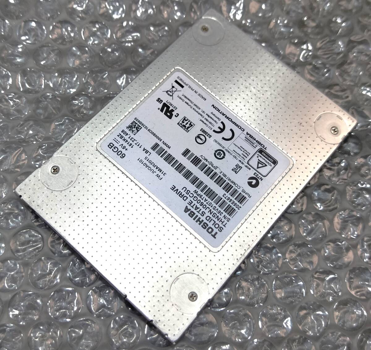 【中古パーツ】2.5 SATA SSD 1台 正常 TOSHIBA THNSNJ060GCSU 60GB 使用時間34211H■SSD6077拍卖
