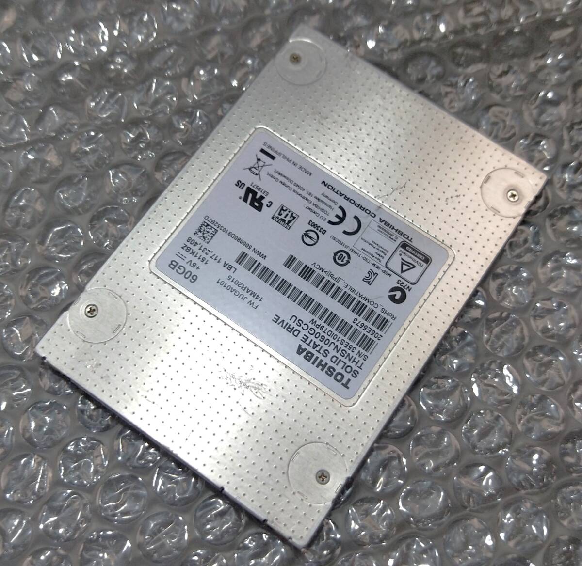 【中古パーツ】2.5 SATA SSD 1台 正常 TOSHIBA THNSNJ060GCSU 60GB 使用時間32974H ■SSD6069拍卖