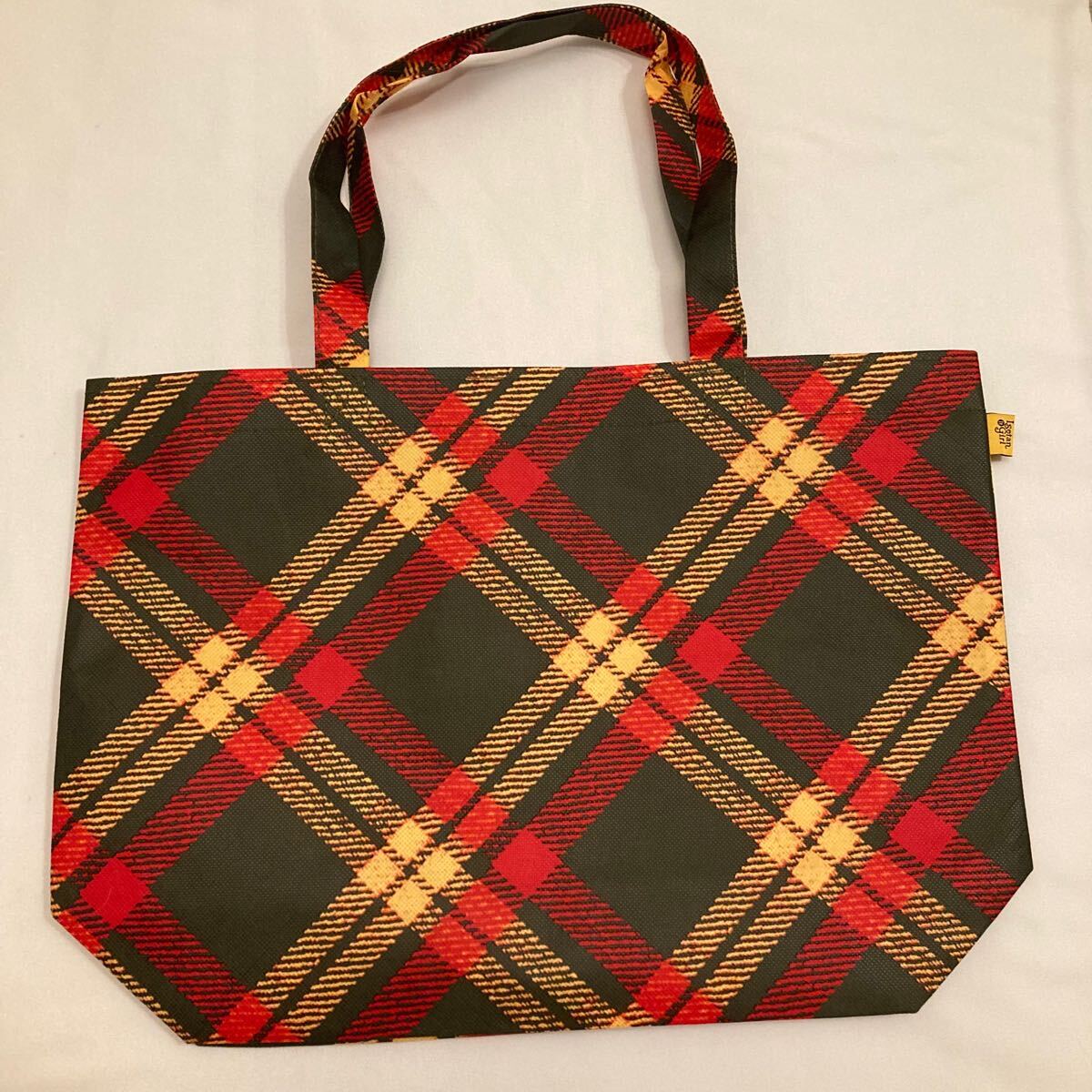 即決!送料込み!伊勢丹 イセタンガール ショッパー 中 タータンチェック柄 不織布 トート エコバッグ 非売品拍卖