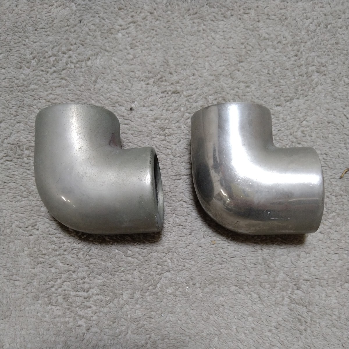 ジャンク品/長期保管品/メーカー不明/手すり/パイプ/エルボ/ビス穴なし/材質不明/Φ32mm/2個セット拍卖