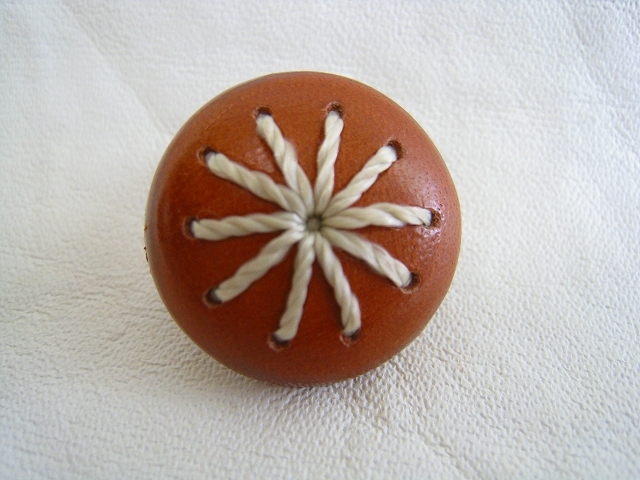 ドイツ 革包みボタン 足付きボタン くるみボタン拍卖