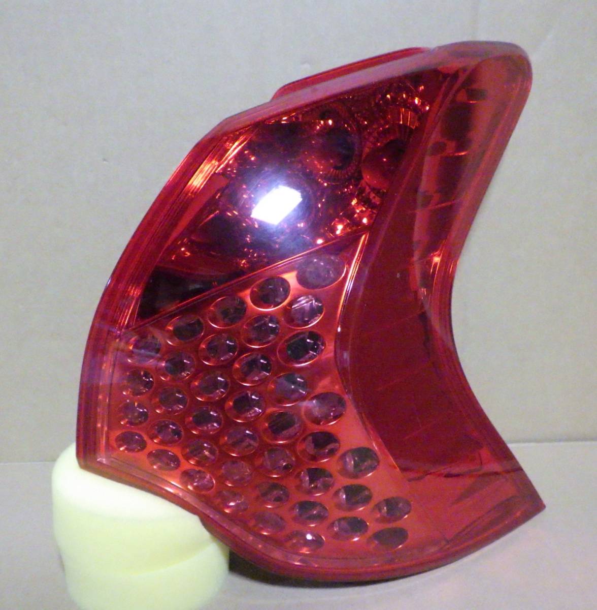 即決 T85 プジョー 3008 テールランプ 右 9683460780 2603 0202 ※送込拍卖