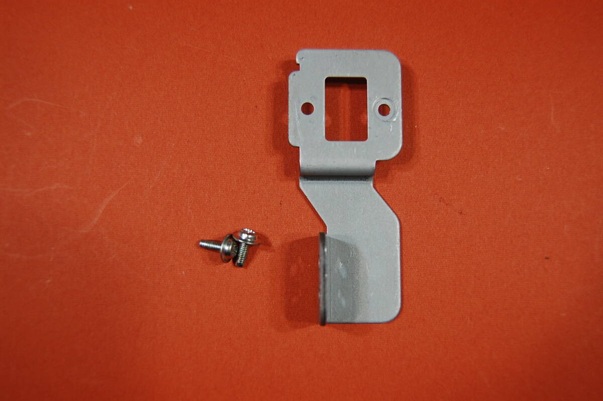 NEC PC9821Vシリーズ 等 本体電源スイッチ固定用金具 現状渡し ジャンク扱いにて T-085 拍卖