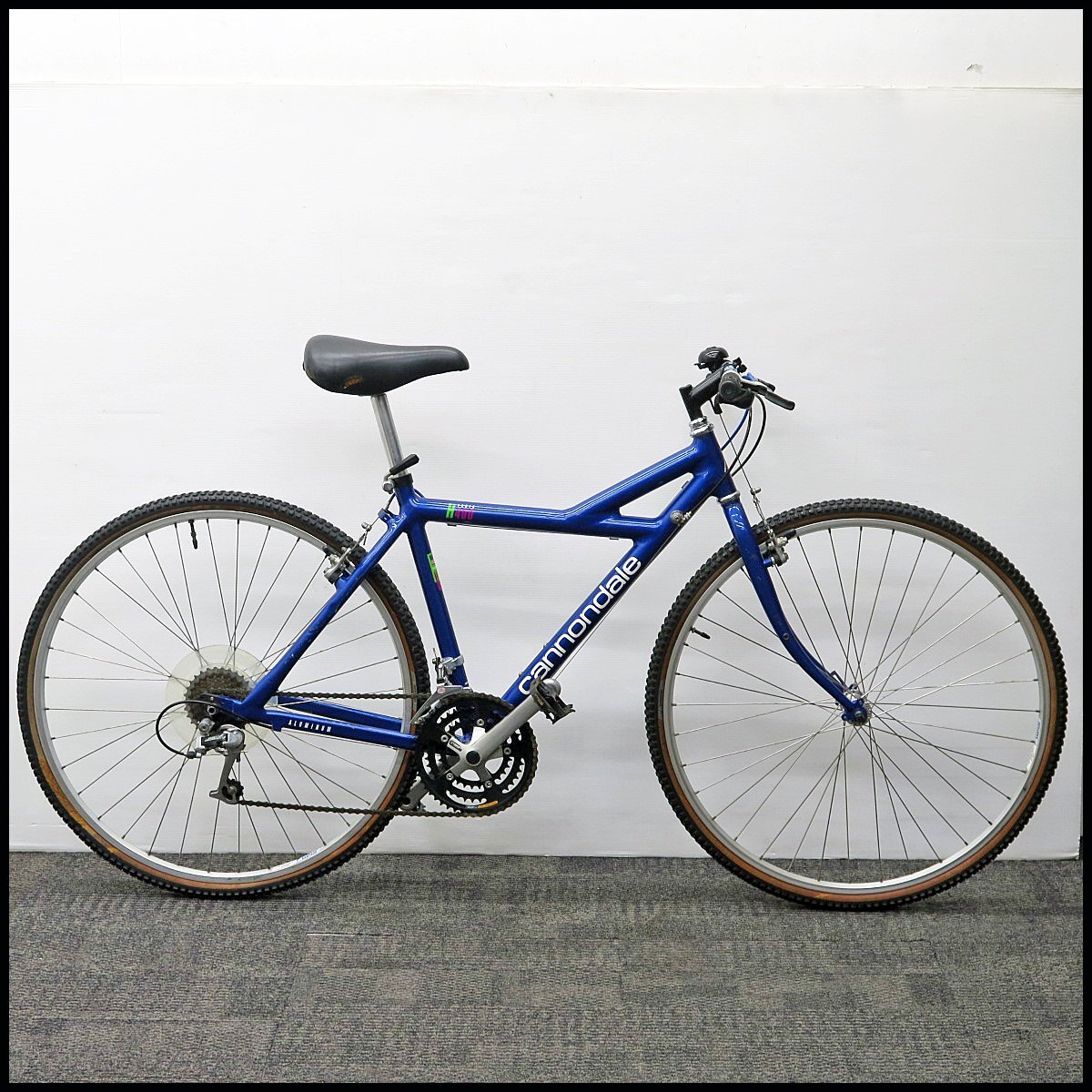 △CANNONDALE/キャノンデール クロスバイク HYBRID400 フレームサイズ470mm 3段×7速 21段変速 アルミフレーム/ハイブリッド400/自転車拍卖