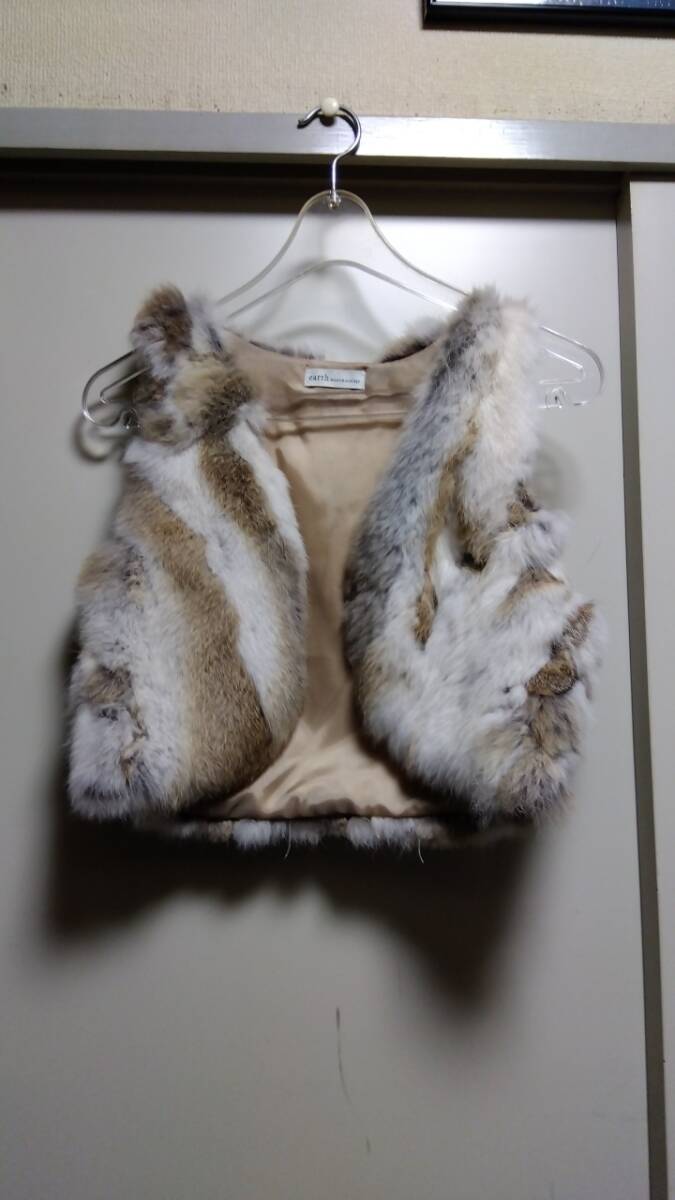 ☆アースミュージック&エコロジーラビットファーベスト☆自宅保管未使用拍卖