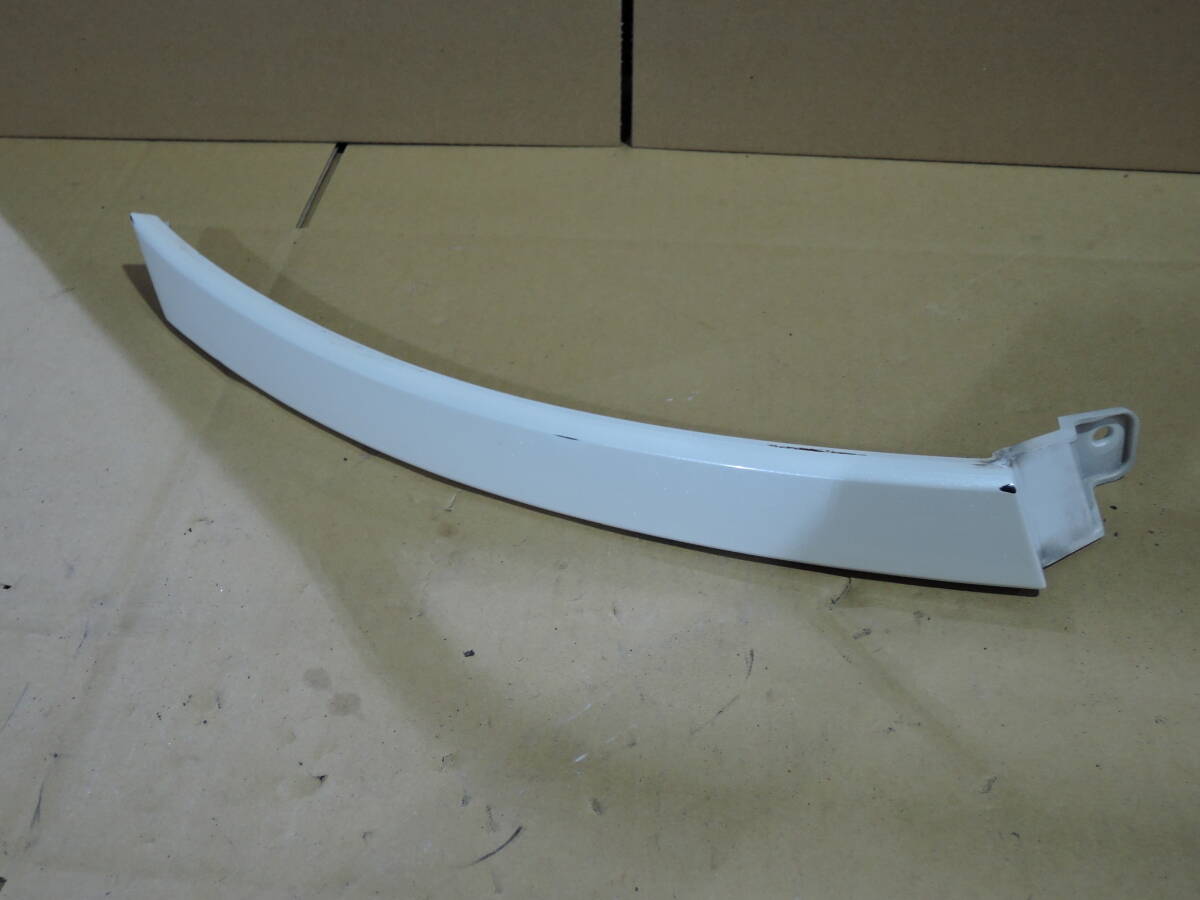 倉庫保管品 E52 エルグランド 純正 ヘッドライト ガーニッシュ 右側 白 62384-1JB0A 再塗装前提 ヘッドランプ カバー拍卖