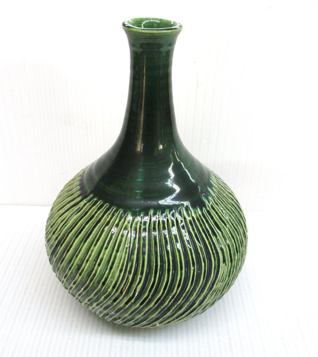 壺 花器 織部 真山窯 美濃焼 伊藤真司作花瓶 一輪挿し 陶器 焼き物 インテリア おしゃれ オシャレ 和風 直径19x高さ16㎝ 中古 64008 ★拍卖