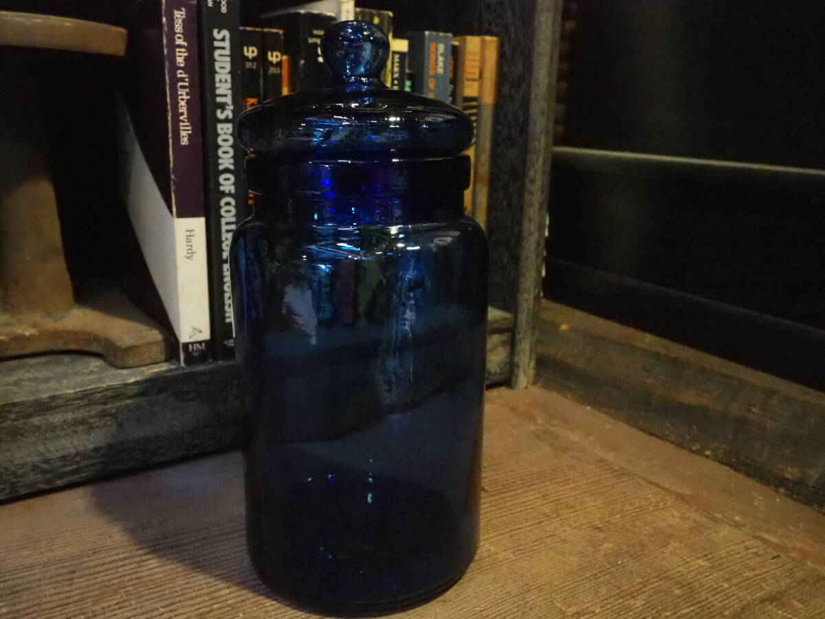 【蓋付ブルーガラス瓶】カフェ古道具アンティーク猫瓶インテリアキャンディポットピクルス気泡ガラス駄菓子屋ガーデニングドライフラワー拍卖