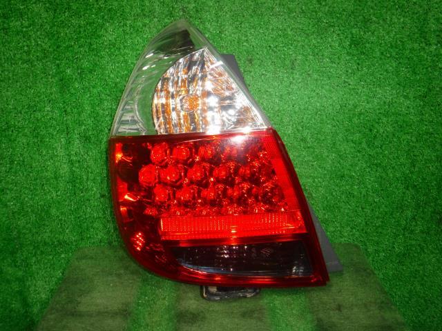 フィット DBA-GD1 左テールランプ L13A 33551-SAA-J11拍卖