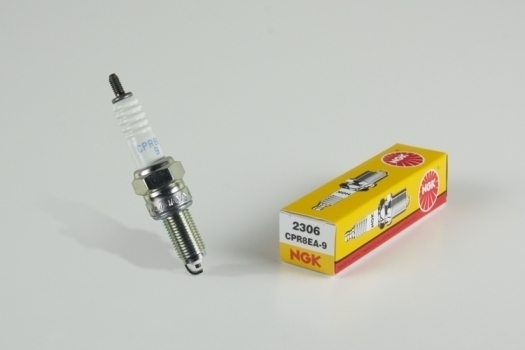 新品 NGK スパークプラグ CPR8EA-9 4本セット FJR1300 A AS 13~拍卖