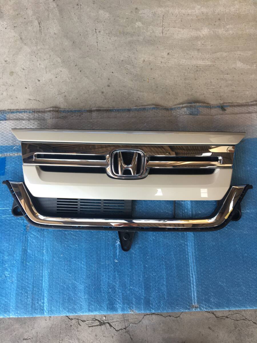 JF3 JF4 エヌボックス Nボックス フロントグリル ラジエーターグリル 純正 71121-TTAY-J010-M1 HONDA N-BOX拍卖