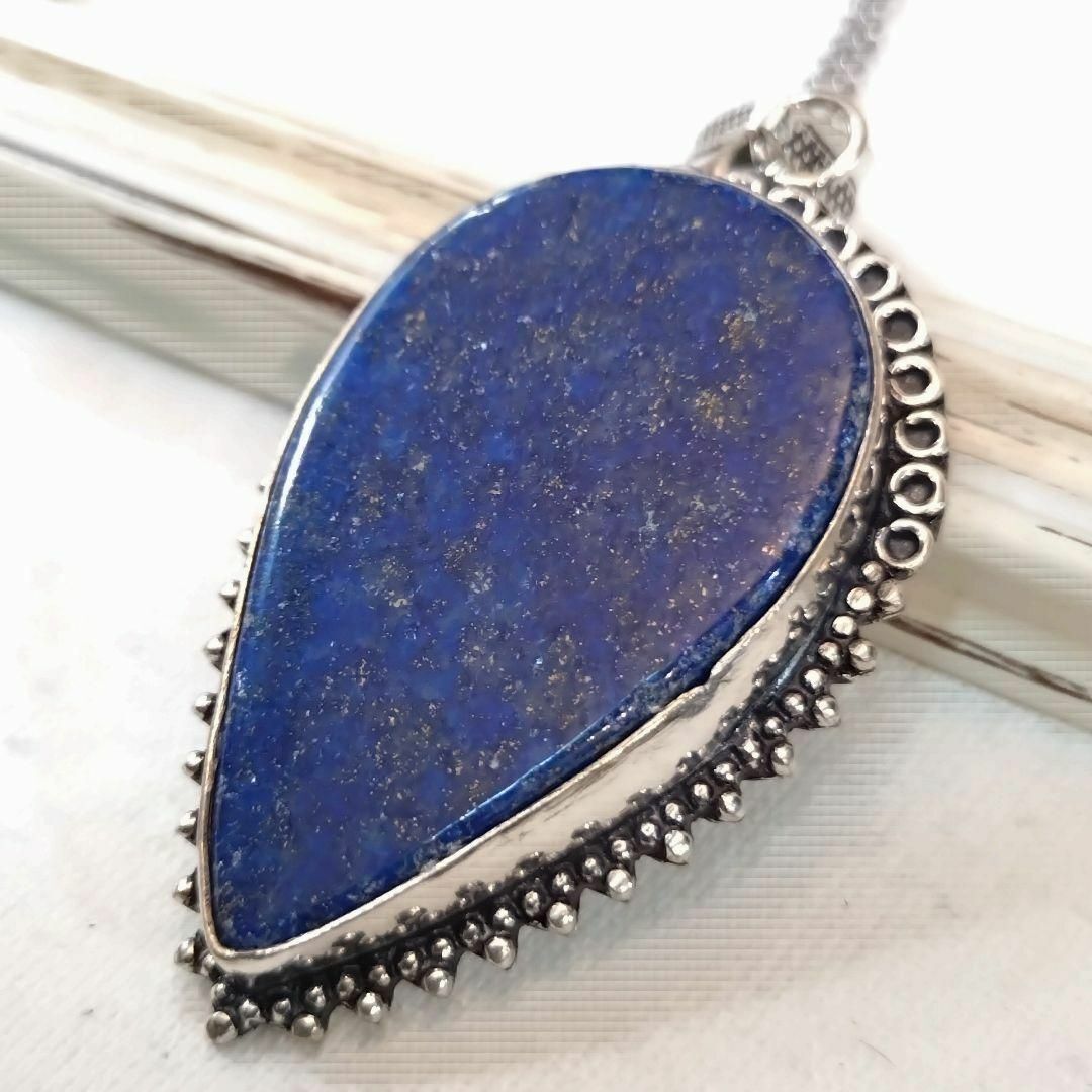 【幸運の石】パイライトの金がきらめく、ラピスラズリの大きな逆しずくネックレス拍卖