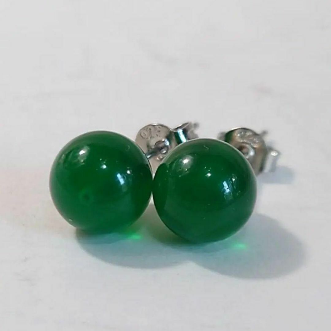 透明度の美しいグリーンカルセドニーの8mmピアス拍卖