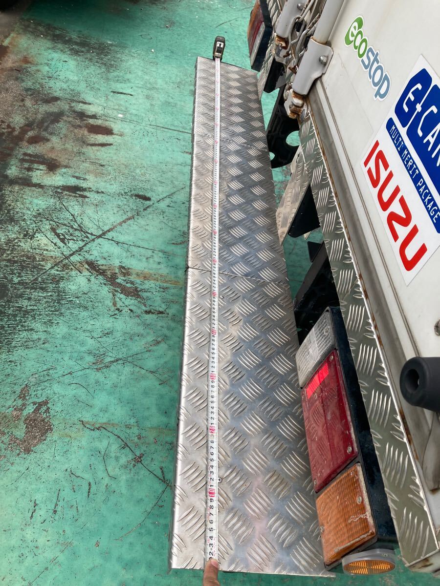 いすゞエルフリアバンパーカバー拍卖