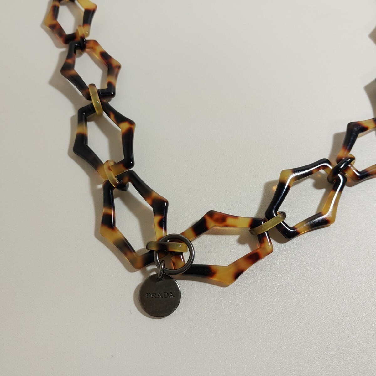 プラダ べっ甲柄 チェーン ロング ネックレス ブラウン拍卖