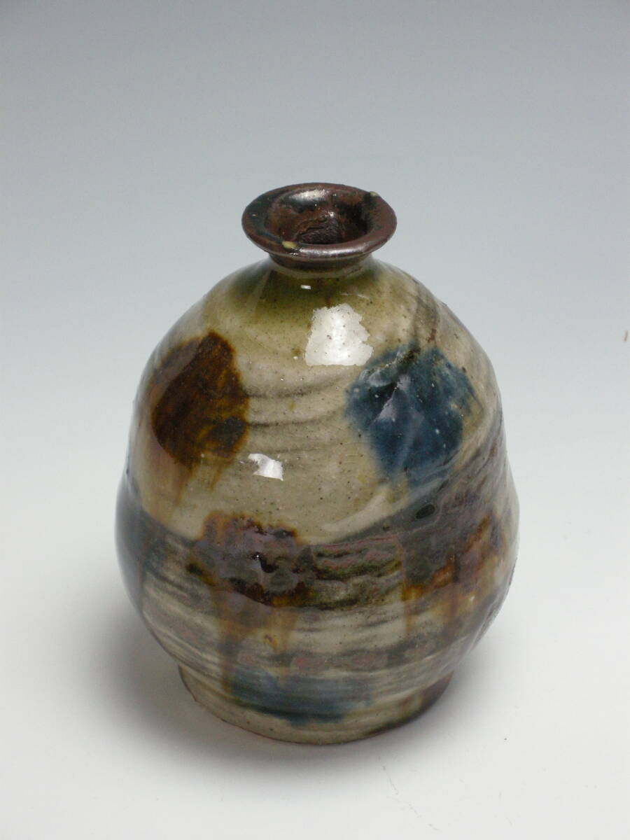 壺屋焼 人間国宝 金城次郎 作 刷毛目三彩玉打徳利拍卖