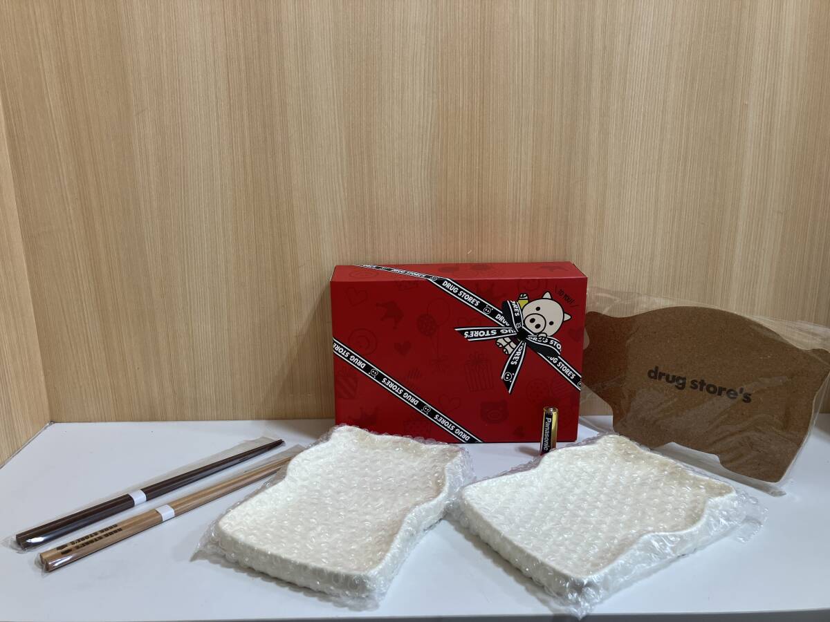 〇☆ 未使用 drug store's ドラッグストアーズ 陶器皿 お箸 鍋敷きセット ノベルティ 非売品 皿縦約19cm 横幅約14cm 管ARRR拍卖