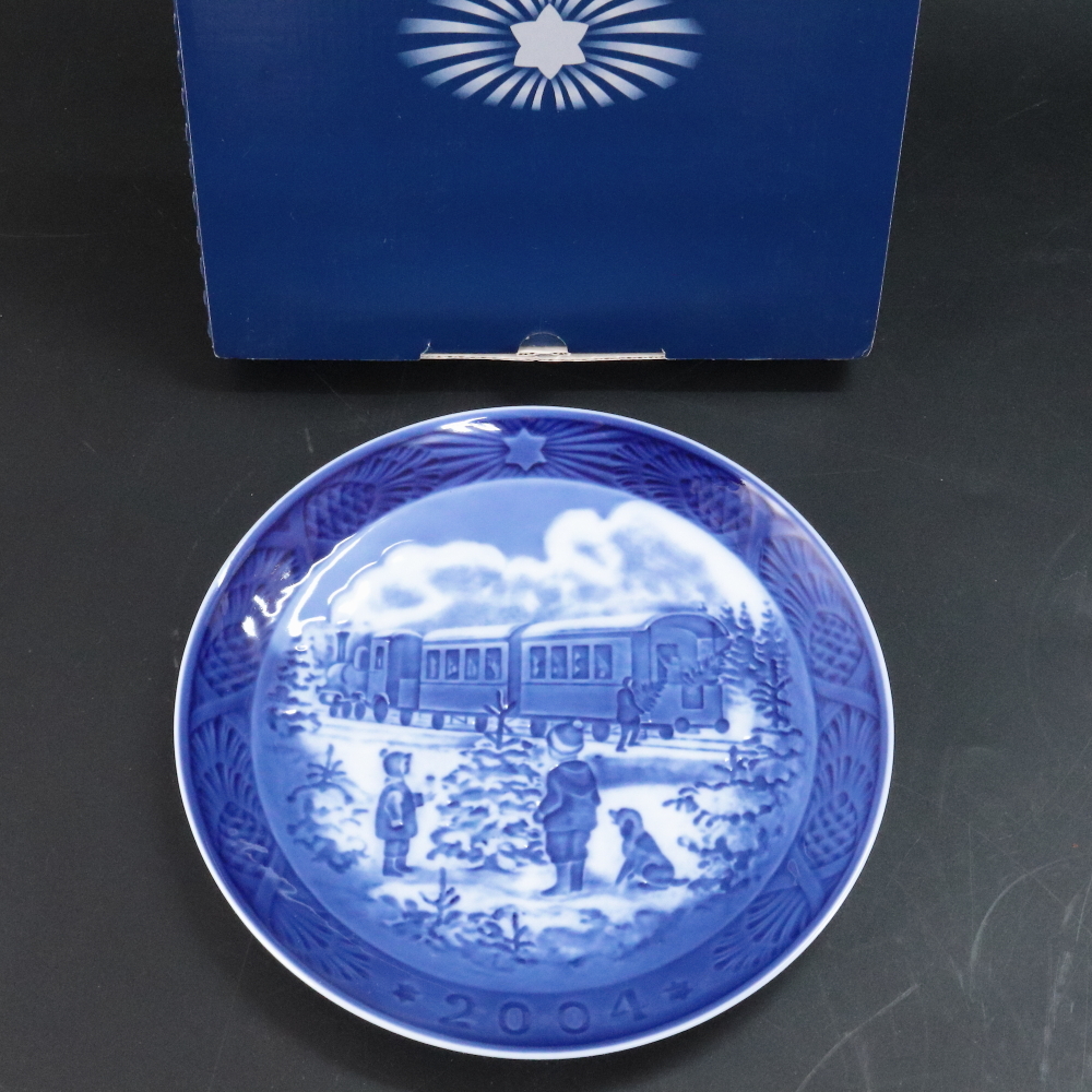 ◆◇ロイヤルコペンハーゲン 2004年 イヤープレート 「クリスマス列車を待つ」ROYAL COPENHAGEN◇◆拍卖