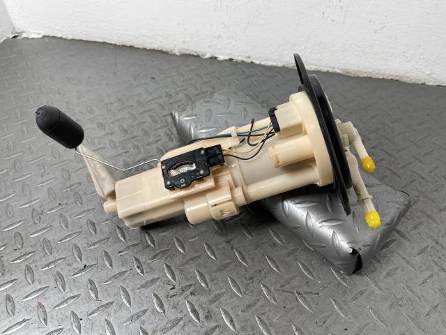 エブリィ DA17V 燃料 フューエル ポンプ 15100-64830拍卖