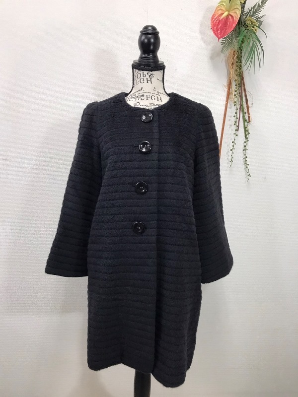 3230 【 M’s GRACY エムズグレイシー 日本製】 アンゴラ入り ノーカラーコート サイズ:38 色:ブラック拍卖