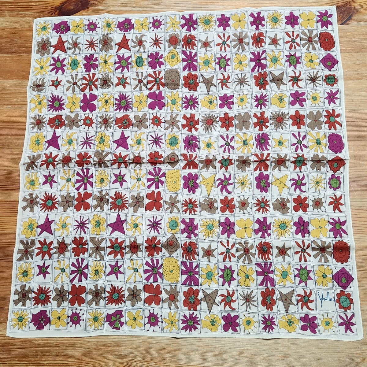 美品 USED ブランド ハンカチ シビラ Sybilla 大判 約52cm×52cm ブラウン パープル イエロー ロゴ刺繍入り拍卖