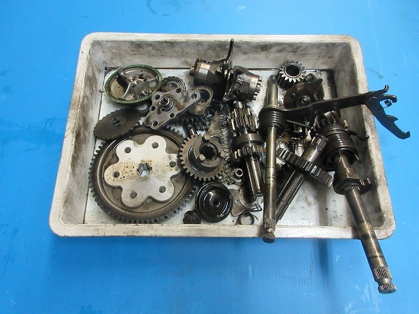 シャリー CF50 12V エンジン部品 ミッション ほか 色々 612-55 拍卖