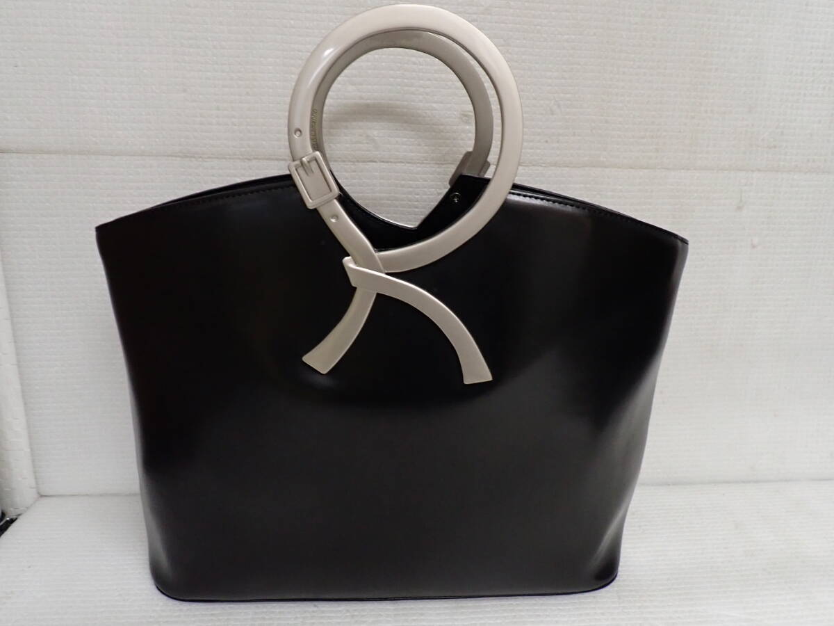 Roberta di Camerino ロベルタディカメリーノ レザー トート ハンド バッグ ブラック 定形外郵便全国一律920円 G9-MB拍卖