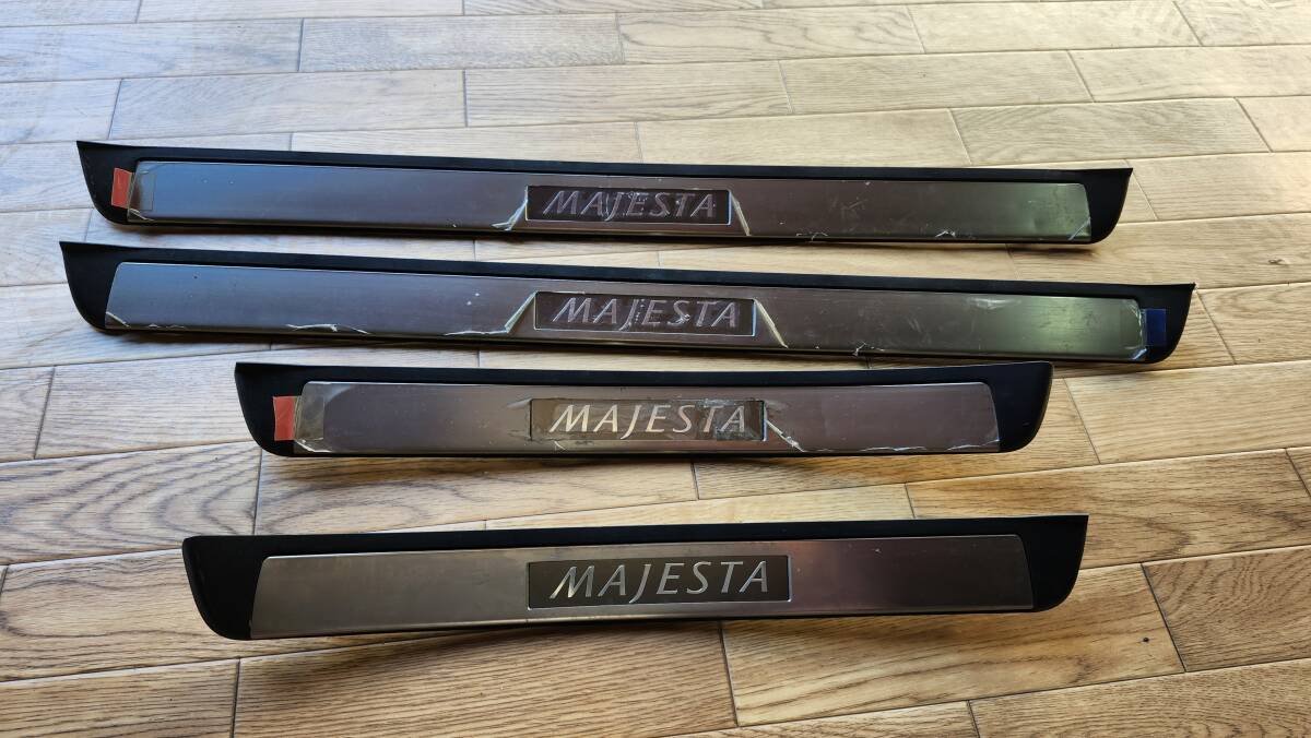 KAMA★トヨタ 18クラウン マジェスタ★純正 ドア スカッフプレート 左右1台分セット★部品取り車★TOYOTA拍卖