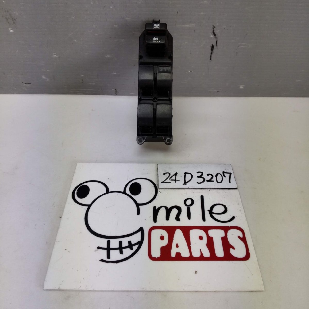 NCP105/NCP100 ラクティス 純正 パワーウィンドウスイッチ 2Z6-27-4/24D3207*同梱不可拍卖