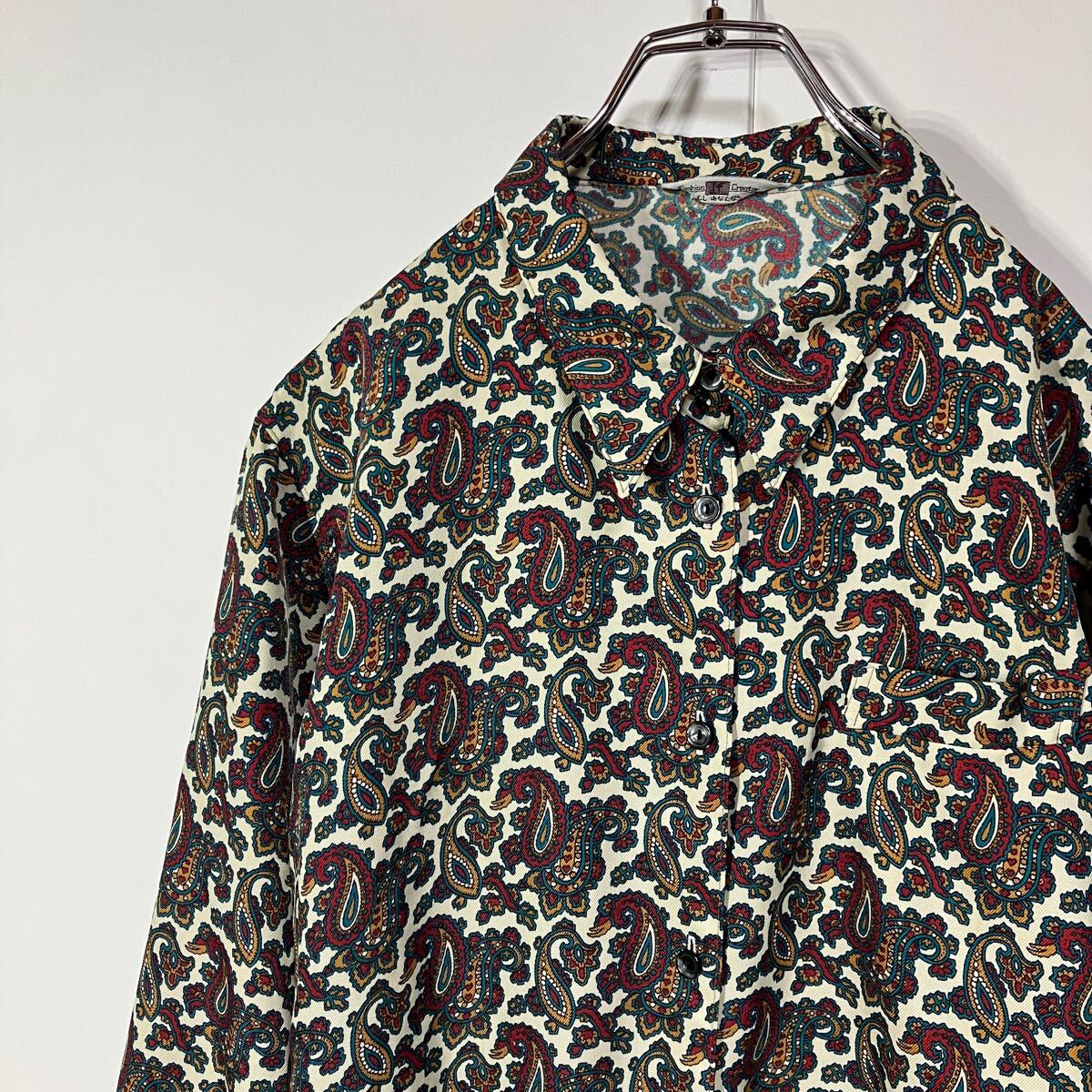 古着 ヴィンテージ レトロ ペイズリー ポケット ラウンドカット 長袖 シャツ クリーム ブルーグリーン レッド イエロー拍卖